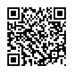 眉飞色舞的议论着导演和女主角的八卦二维码生成