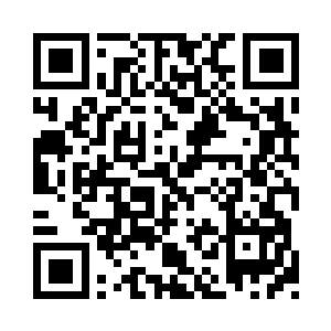看到来源是折好放在一旁椅子里的那件外套二维码生成