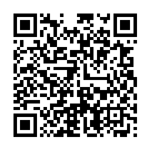 看样子是想像两人掉到水里的样子让她觉得很开心二维码生成