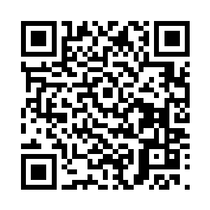 看着下面的那帮明显不信自己的话语二维码生成