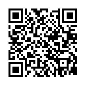 看着在一边哭丧着脸喝着啤酒的小混混二维码生成