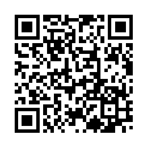 看着坐在首位的那位长得斯斯文文二维码生成