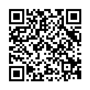 看着某王爷微蹙着眉头细心涂抹的样子二维码生成