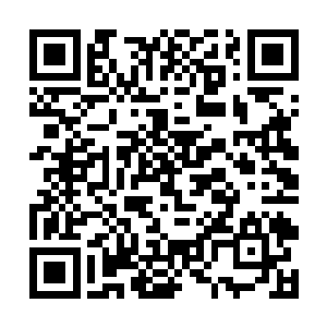 看着苏凡只见男子的身子眨眼之间便到了苏凡的面前二维码生成