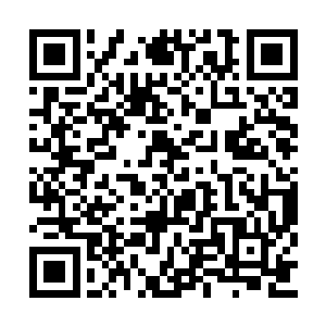 看着走路有些不太自然的张怡蓝独自一人朝着浴二维码生成