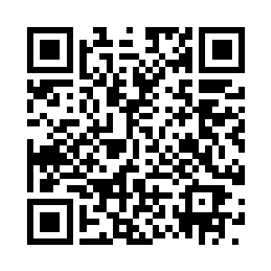 看着骑在木马上笑得一脸灿烂的张晓晴二维码生成