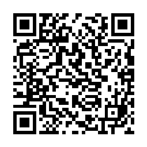 看第二天的报纸上因为自己的某些举动而打口水仗二维码生成