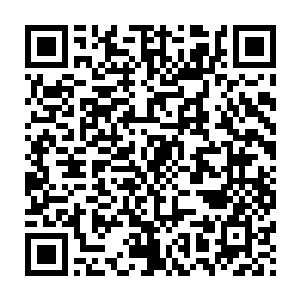 看起来好像是三个女人共同的男人的低贱人类却有着如此不凡的身份二维码生成