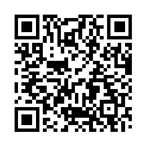 看起来应该是这一群警察的头子的男子二维码生成