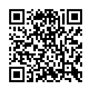 眯眼看着远方大海中痛快嬉戏的黑炭二维码生成