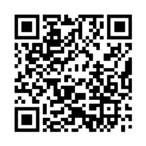 眼前出现一个足以容纳三人通过的通道二维码生成