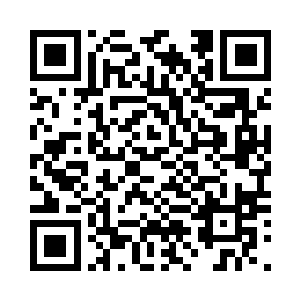 眼前这些人仿佛就是他们的克星一样二维码生成