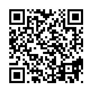 眼看灰鹰的球棒就要砸在他的肩膀上时二维码生成