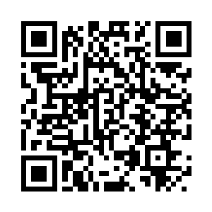 眼看着拿着的警察从机舱门跑了进来二维码生成