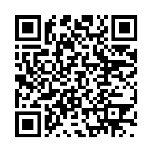 眼睁睁看着青袍男子右手抚在了自己头顶二维码生成