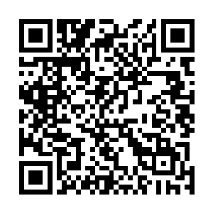 眼睛里面却是诡异血红色光芒的老者从虚空当中走了出来二维码生成
