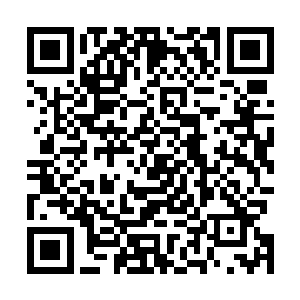 眼神从那个中年男人身上扫过――那家伙一看就是个跟班二维码生成