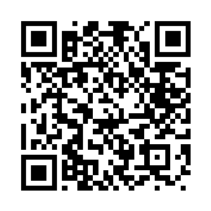 眼角还有刚才残留的眼泪在一点点地往下流着二维码生成