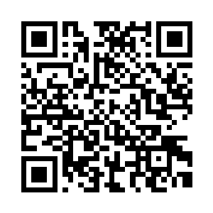 瞟一眼正趴在桌子上兀自分析的起劲的汤思可二维码生成