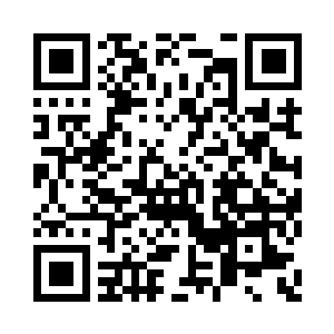 瞧着小指上这枚昂贵精致的蓝宝石戒指二维码生成