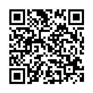 瞪大了眼睛注视着手中攥紧的白绢二维码生成