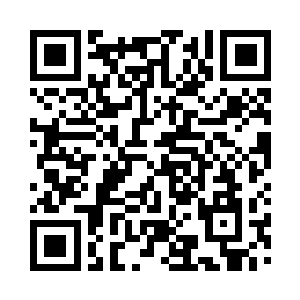 破旧的船只稳稳地向日出之岛航行而去二维码生成