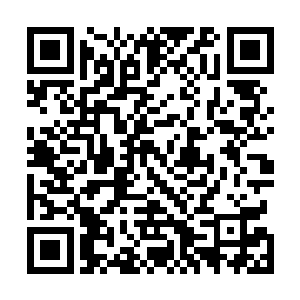 碰巧在人才市场遇到摆摊招聘金露啤酒厂营销员的张文斌二维码生成