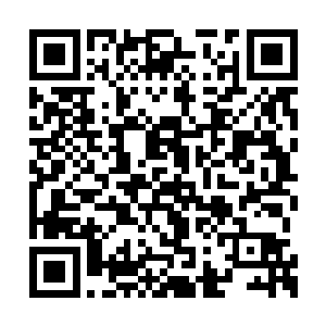 示意左右两旁的兵马各从另外两处城门大举杀出二维码生成