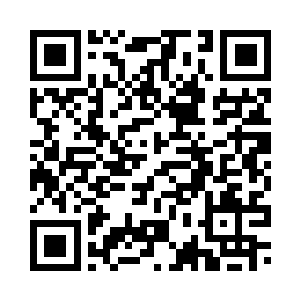 祝植淳伸筷子夹了一口菜给孟茵云二维码生成