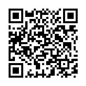 神情无比紧张的盯着眼前这个年轻人二维码生成