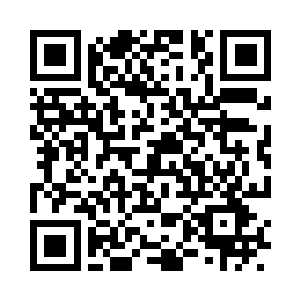 离着很远的地方就能看到汽车的灯光二维码生成