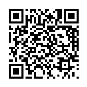 秃鹫老人伸出手掌挡下了王杰的拳头二维码生成