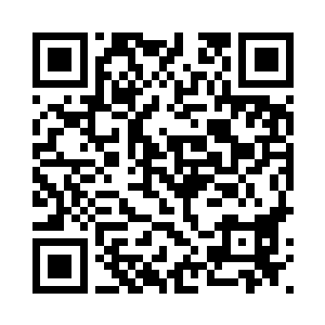 秋紫菡礼貌的笑着回答了他的问话二维码生成