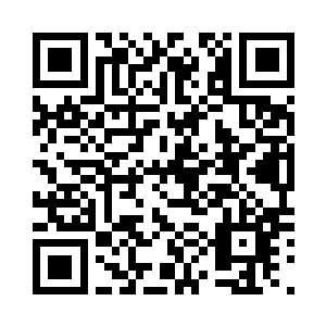 秦依雪在电光石闪间将他的枪支夺去二维码生成