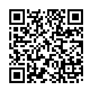 秦大少大马金刀的坐在总统套房的沙发上二维码生成