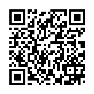 秦宇一马当先跟着桃木剑朝前方走二维码生成