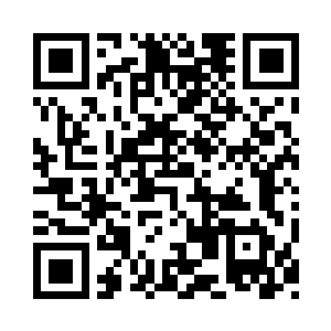 秦方和楚芸萱两人也是安然的过了安检的二维码生成