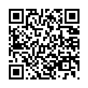 秦风也是给车上的人示意了一下稍等二维码生成