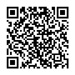 稍作回应的老板娘忽然发现自己又落入了他的怀里二维码生成