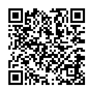 穆根这才想起来看了一眼刚刚和奥利通话使用的通讯器二维码生成