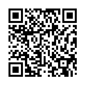 空间通道就是一个散发出五色光芒的巨大门户二维码生成