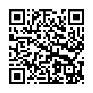 穿灰色衣服的男人脸上露出了一点笑意二维码生成