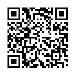 站在地上的黑风衣面具人突然整个人消失二维码生成