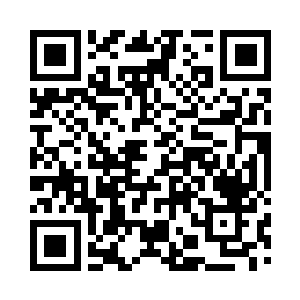 站在旁边一直忙活着的医生看了她一眼二维码生成