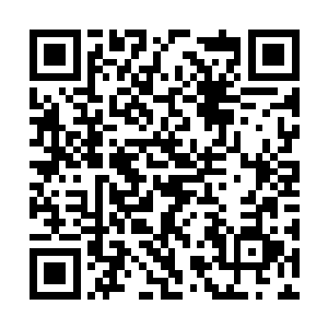 站在船首的铁战和韩如冰的神色开始变得凝重起来二维码生成