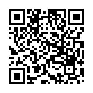 站在韦长弦近处的车夫笑眯眯看着韦长弦二维码生成