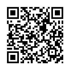 竟然就这么比凡人还凡人地在自己面前聊天二维码生成