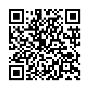 竟然是一个差不多得有体育场大小的巨大空地二维码生成