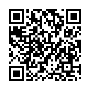 竟然睁开腥红的眼睛直愣愣的看着我二维码生成