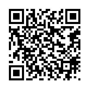 竟然破天荒亲密地挽住夏云杰的胳膊二维码生成